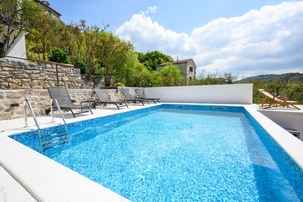 Mila And Jurija Formenti 2 Apartments In Heart Of Nautic Marina, With Heated Swimming Pool, Bikes, Sup, Kajak Skradin Esterno foto