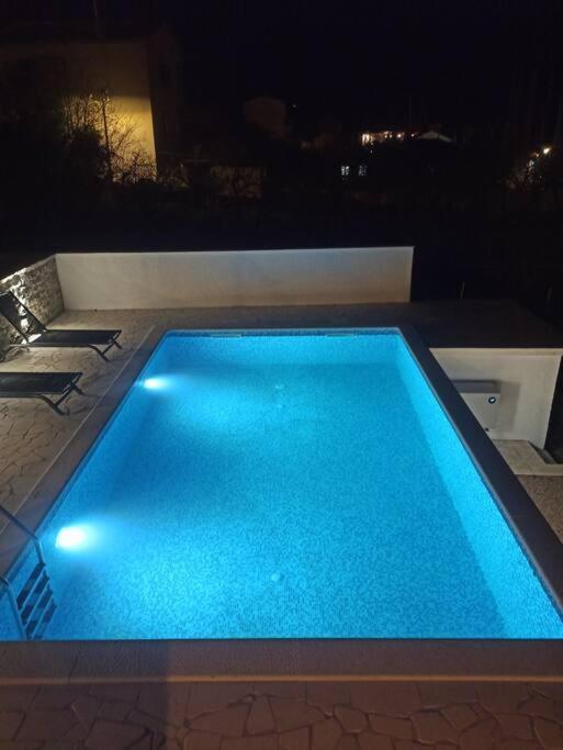 Mila And Jurija Formenti 2 Apartments In Heart Of Nautic Marina, With Heated Swimming Pool, Bikes, Sup, Kajak Skradin Esterno foto