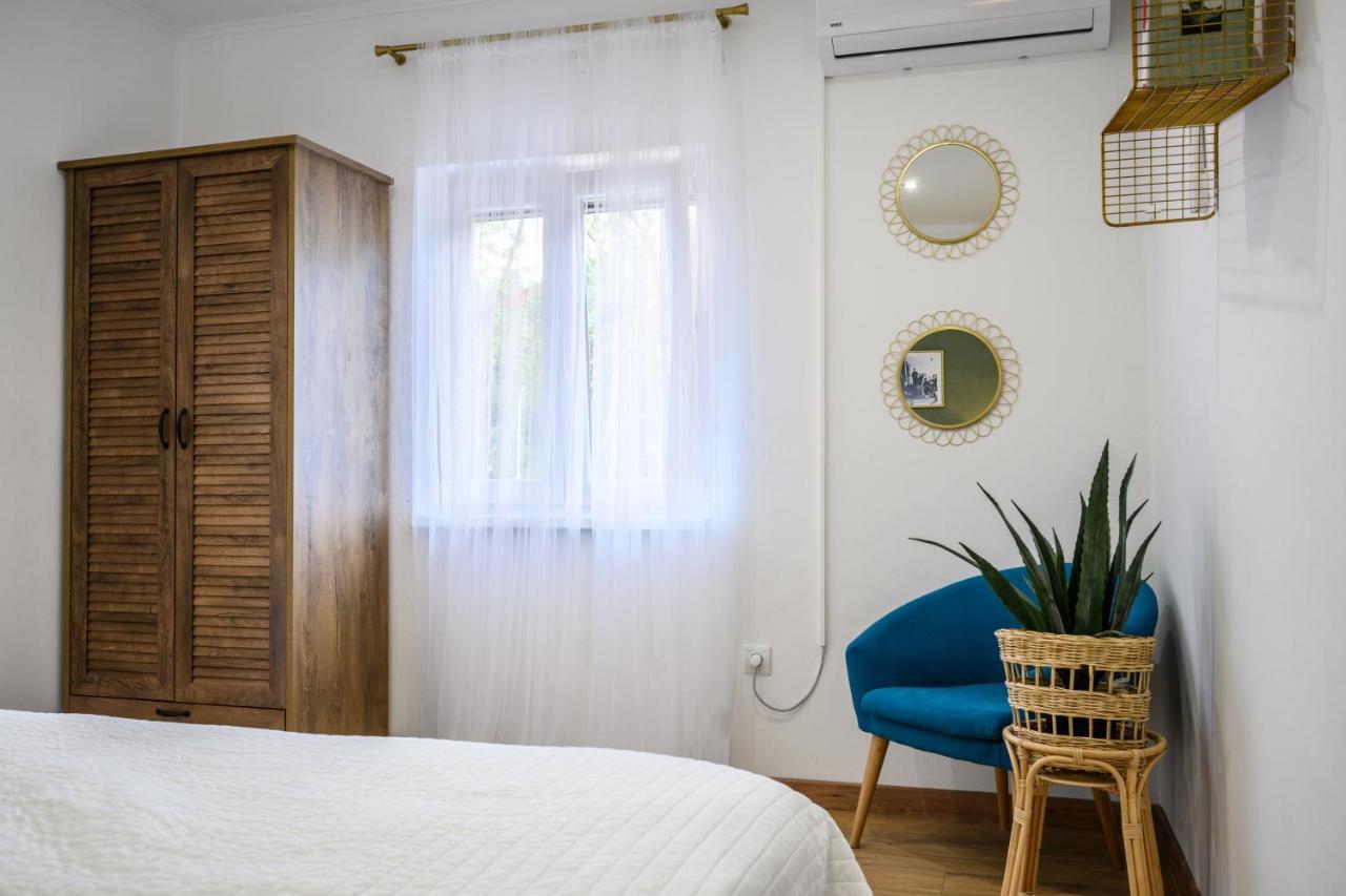 Mila And Jurija Formenti 2 Apartments In Heart Of Nautic Marina, With Heated Swimming Pool, Bikes, Sup, Kajak Skradin Esterno foto
